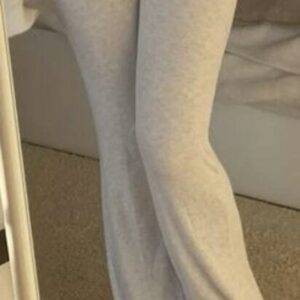 Leggings mit weitem Schnitt unten weiss