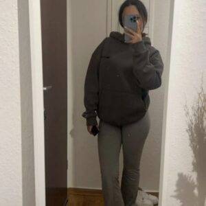 Leggings mit weitem Schnitt unten Grau