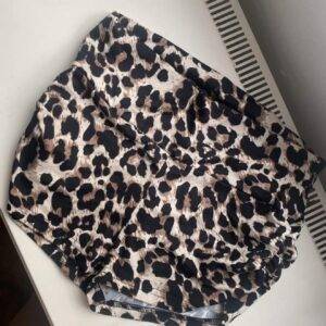 Shorts leo mit Bund in der Größe S