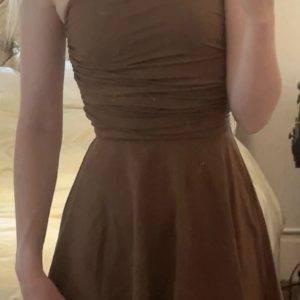 Braunfarbenes Sommerkleid – Größe S – leicht & schön für warme Tage