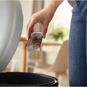 Philips Fusselentferner für alle Kleidungsstücke, entfernt kleine Knötchen, 2 Höheneinstellungen, batteriebetrieben (2 Philips AA-Batterien inkl.), 8 x 12.3 x 5.8 cm, schwarz-Gold (GC026/80)