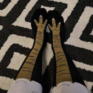 🐔 Witzige Hühnerbein-Socken – der Gag für Halloween