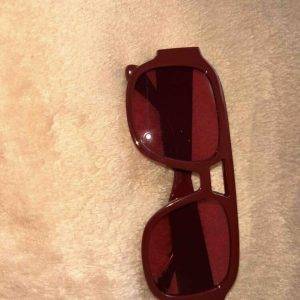 🕶️ Sonnenbrille Rot genutzt