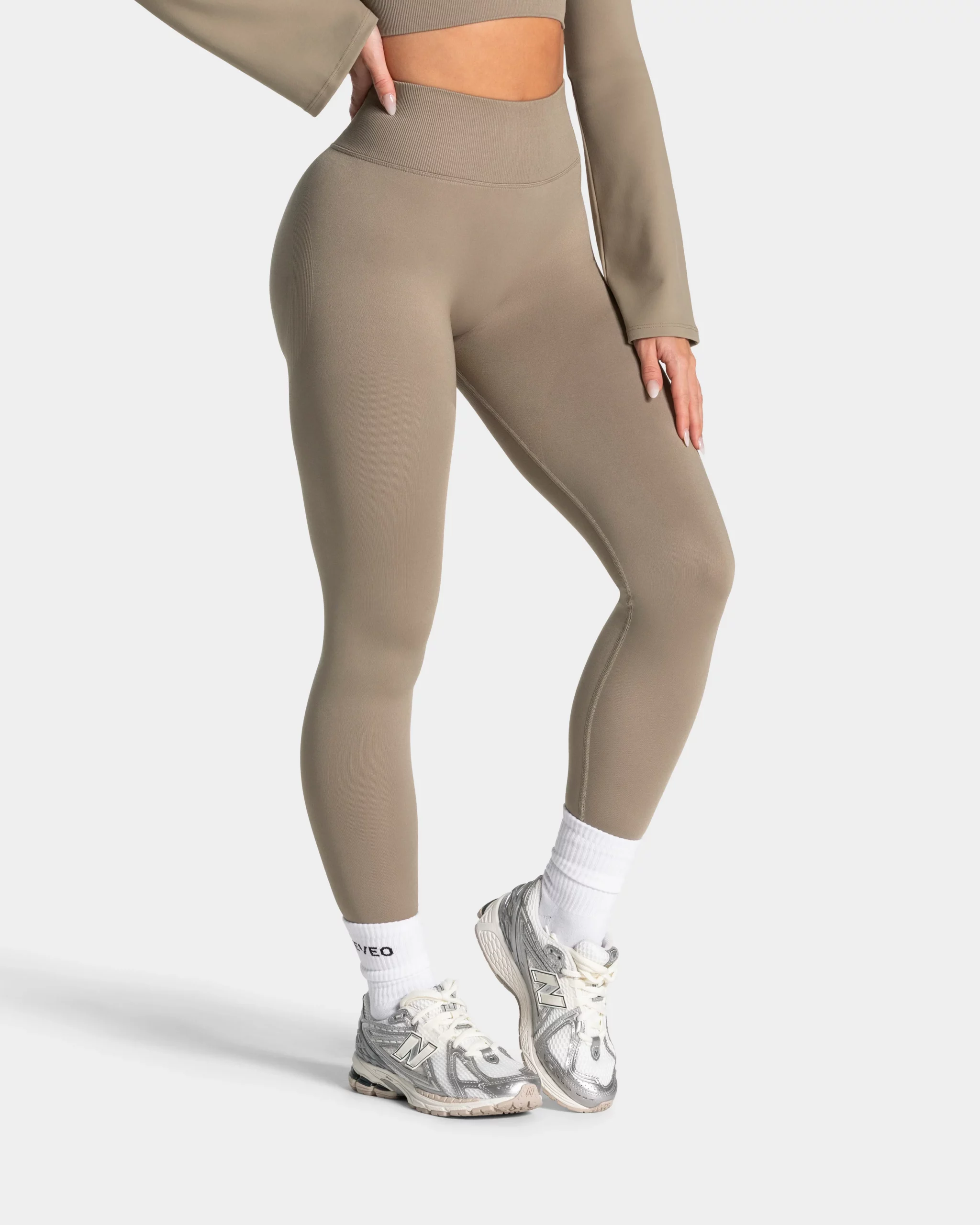 TEVEO Charming Pro Lifted Scrunch Leggings ‘Khaki’ – Bild 2