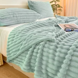 Kuscheldecke 200x230 cm - Warme Flausige Bettüberwurf Decke und Sofadecke - Ideale Geschenke für Mama, Frauen und Freundin