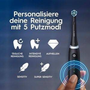 Oral-B iO Series 5 Elektrische Zahnbürste Doppelpack — Electric Toothbrush, Inkl. 2 Aufsteckbürsten und Reise-Etui — 5 Putzmodi für Zahnpflege, Zahnbürste Elektrisch, Designed by Braun, Schwarz/Weiß