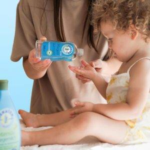 Penaten Pflegeöl 500ml, sanftes Baby Massageöl und Babyöl zur Pflege, Reinigung und Massage, ohne Parabene und Farbstoffe, für Neugeborene