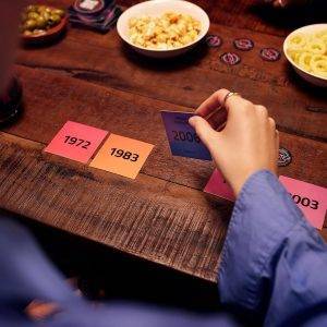 Hitster Original, EIN Party- und Kartenspiel für Erwachsene und Familien - 2 bis 10 Spieler ab 16 Jahren, Deutsch (DE)