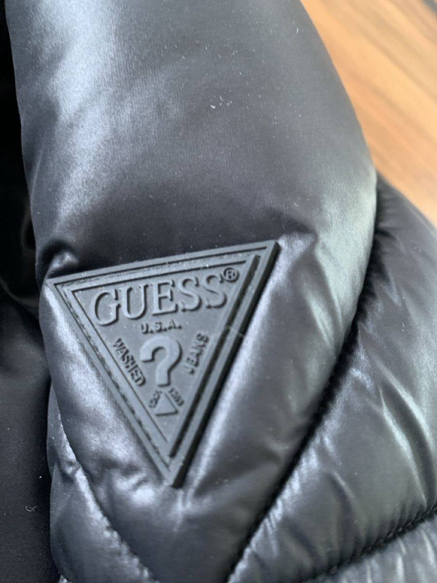 Guess Winterjacke, Schwarz, Top Zustand, Grösse M – Bild 4