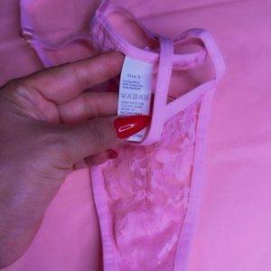 Süsser, neuer Tanga aus Spitze, zartrosa, Gr. S, Hingucker