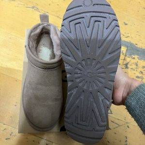 UGG Classic Ultra Mini fast neu