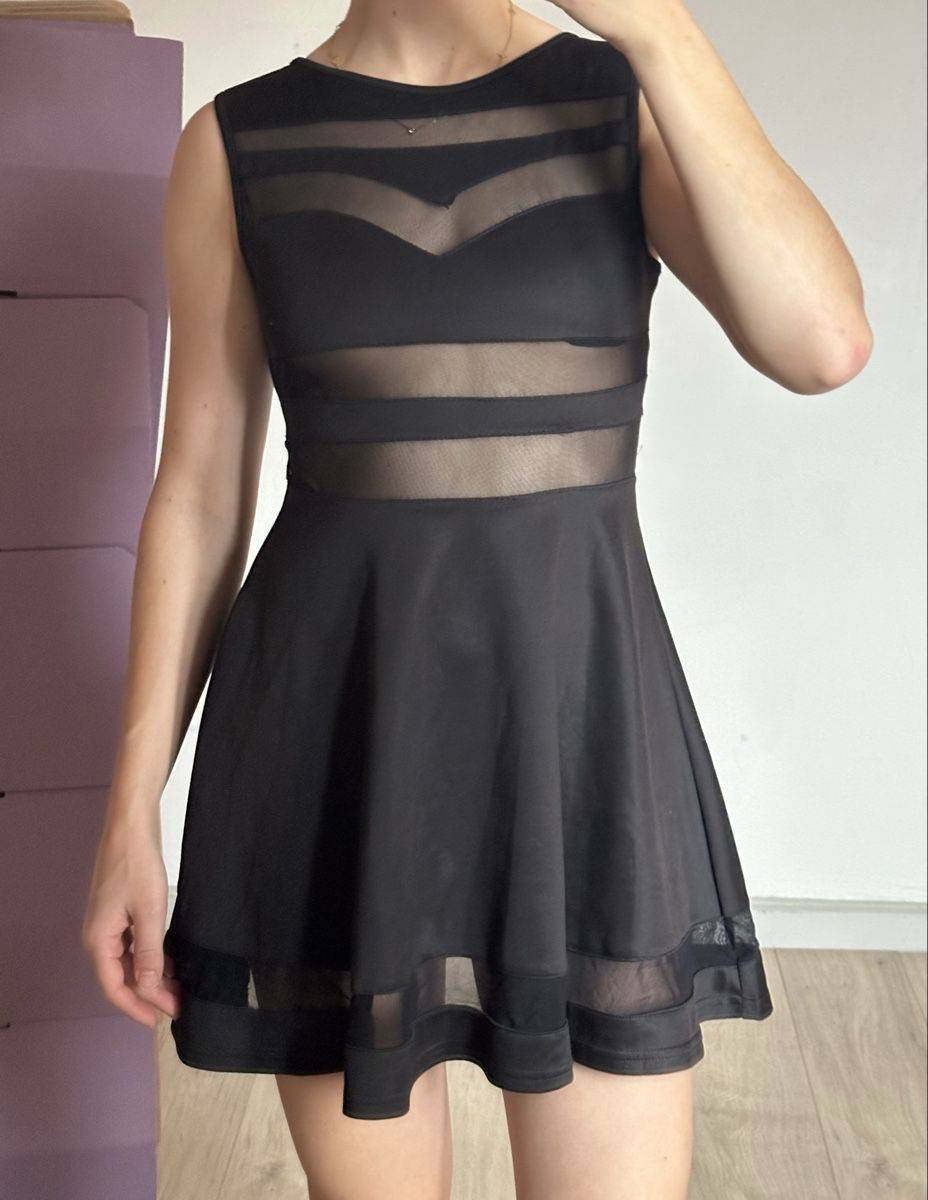 Schickes, kurzes, schwarzes Kleid mit Netzdetails, Gr. S