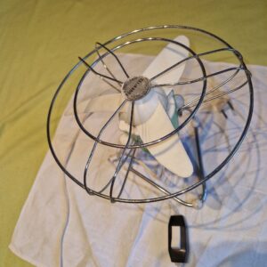 Vintage Fournitec Tischventilator – Retro Kühlung