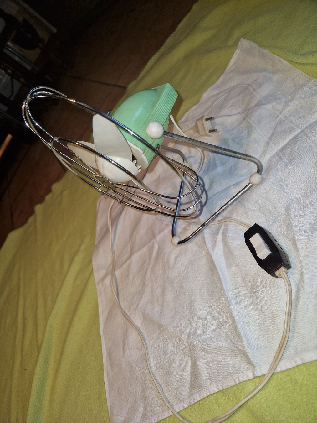 Vintage Fournitec Tischventilator – Retro Kühlung